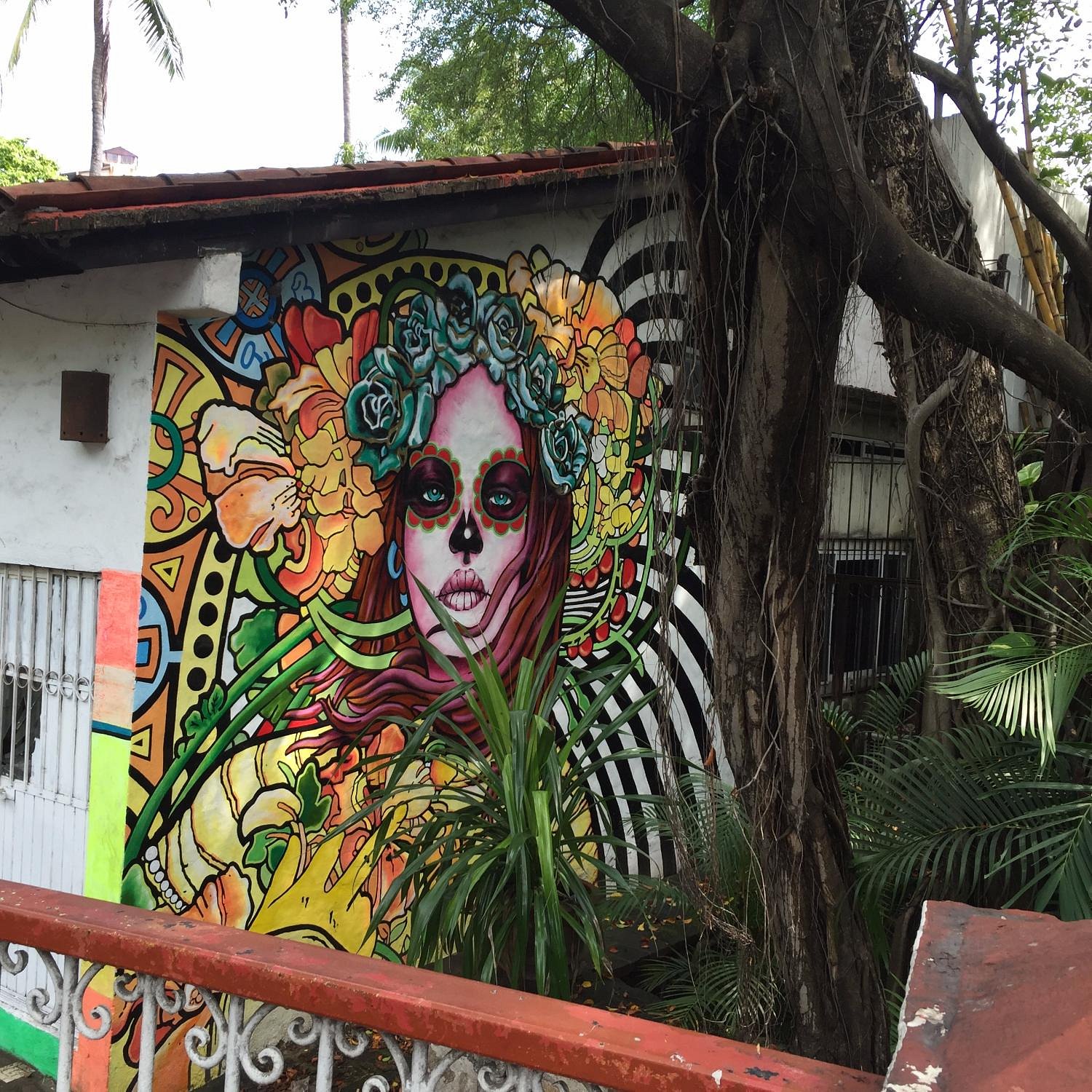 Isla Cuale mural